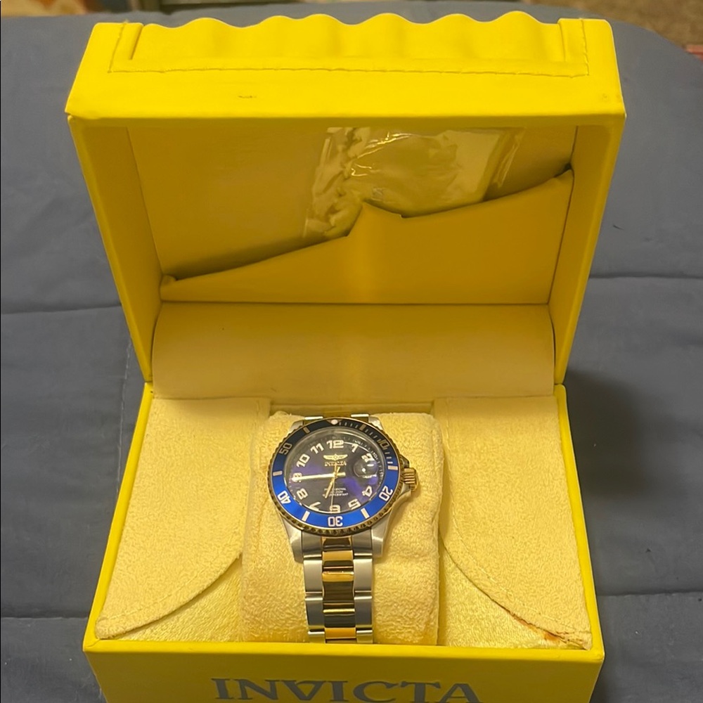 Invicta Blue Dial Silver Bracelet Watch